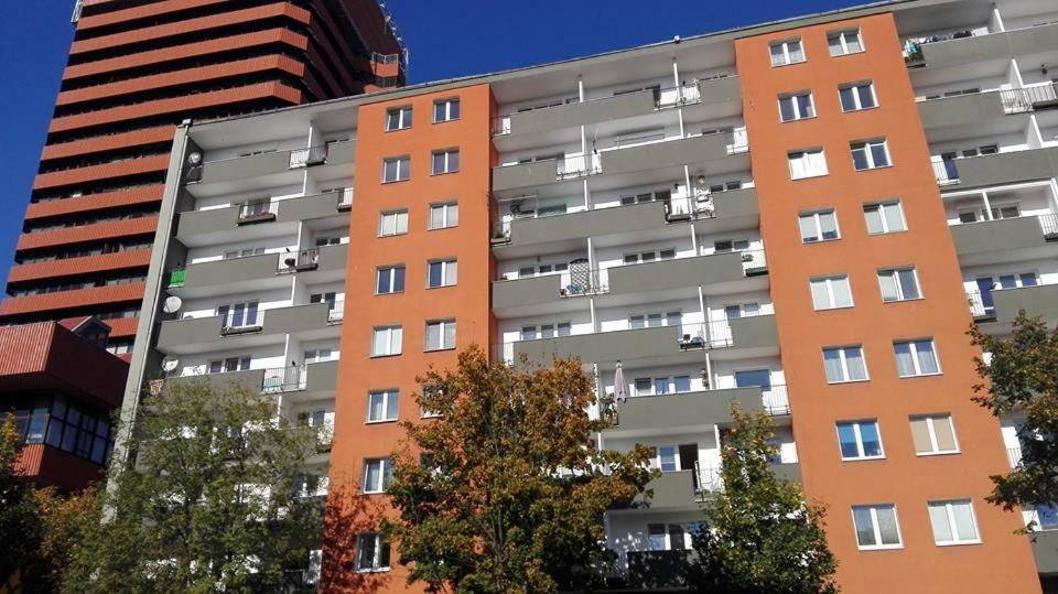 Powstancow Wielkopolskich 12 Poznań Exteriör bild